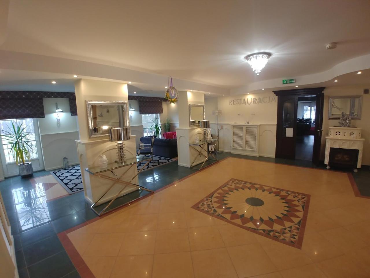Hotel Mazurski Dworek Mikołajki 외부 사진